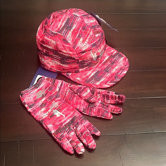 New Balance New York City Marathon 2024 Hat 5 Panel + Gloves Set Small / Medium